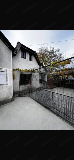 Casă cu 4 camere cu Teren 488 Mp în Plopi