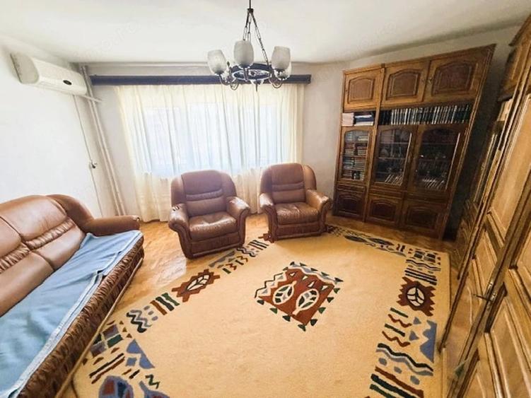 Apartament cu 3 camere decomandat în Central