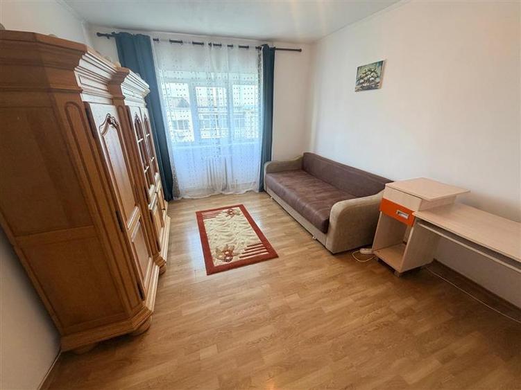 Apartament cu 3 camere decomandat de inchiriat zona Gara - 1