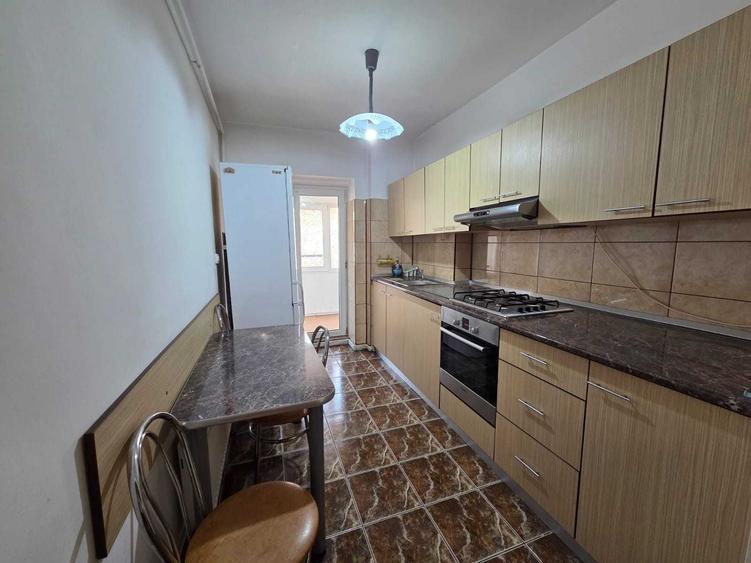 Apartament cu 3 camere decomandat în Mărăști