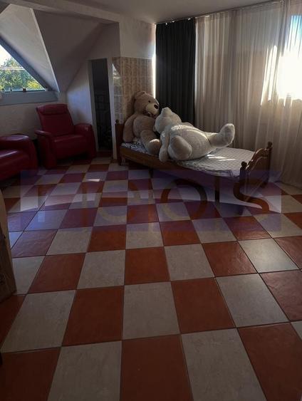 Apartament cu 4 camere decomandat, mobilat în Colentina