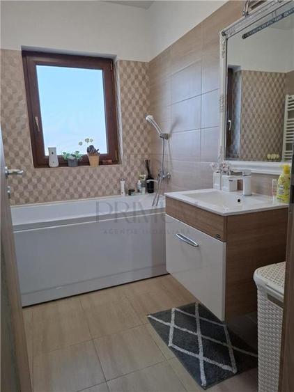 Duplex cu 4 camere cu Canalizare în Moșnița Veche