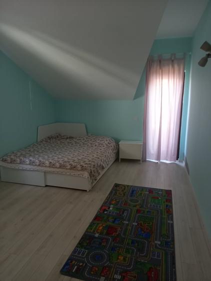 Casă cu 4 camere cu Teren 150 Mp în Roșu