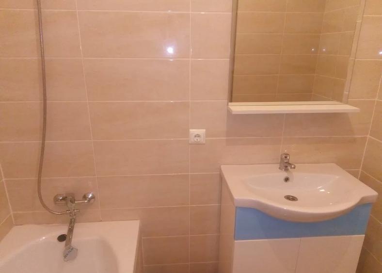 Apartament cu 2 camere decomandat, mobilat în Păcii