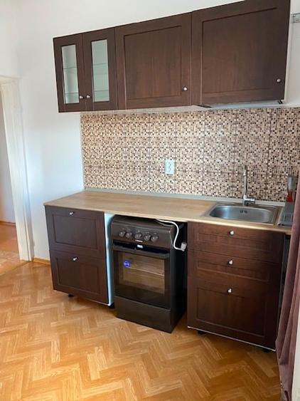 Apartament cu 3 camere semidecomandat în Cotroceni