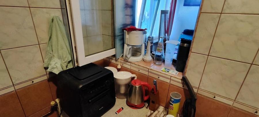 Garsonieră decomandată în Titan