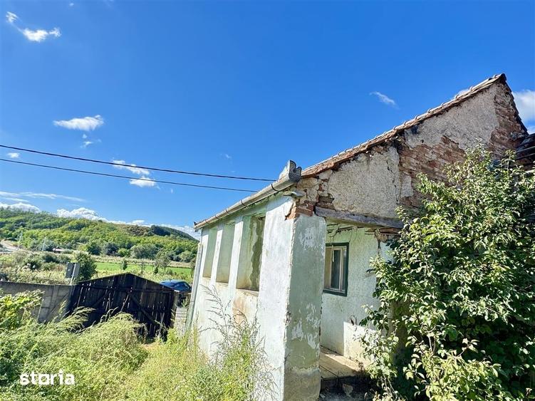 Casă cu 2 camere cu Teren 1278 Mp în Ludoș