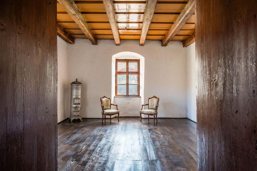 Casă individuală cu 5 camere cu Teren 6000 Mp în Bicfalău