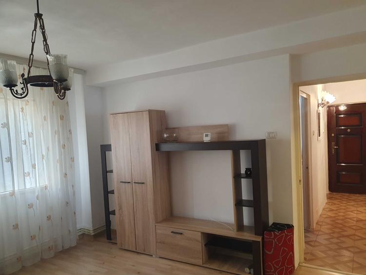 Apartament cu 2 camere semidecomandat în Tărtășești