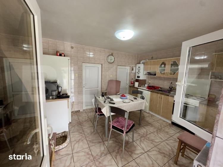 Casă cu 6 camere cu Teren 2200 Mp în Vințu de Jos