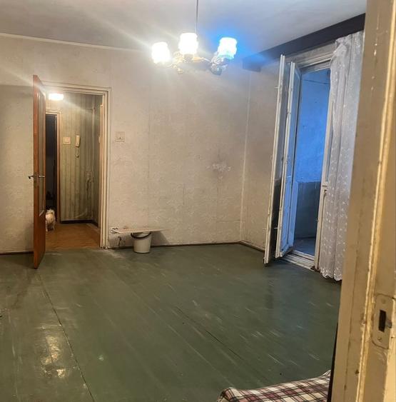 Apartament cu 3 camere decomandat în Drumul Taberei