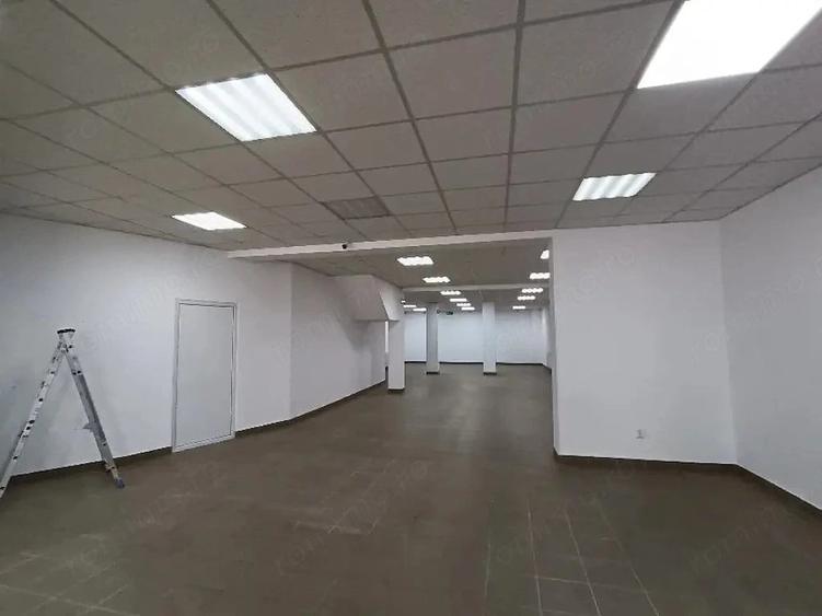 Spațiu comercial, de 280 mp, în 7 Noiembrie