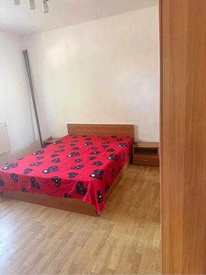 Casă cu 4 camere cu Teren 303 Mp în Giulești