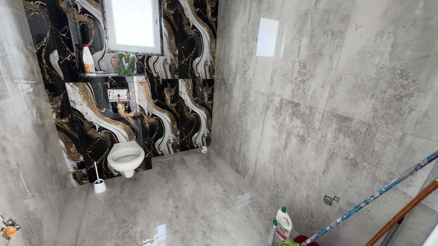 Casă individuală cu 5 camere cu Canalizare în Central