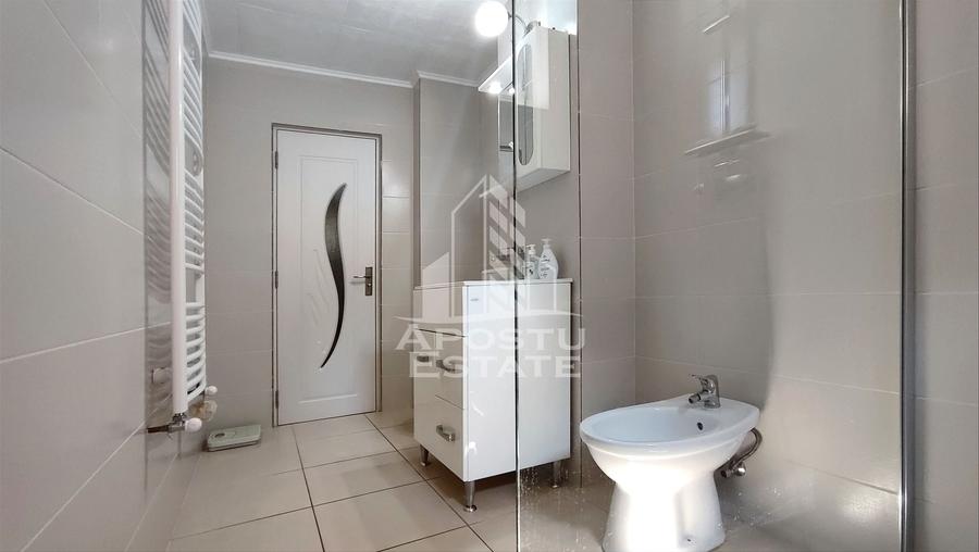 Apartament cu 4 camere semidecomandat, mobilat în Miorița