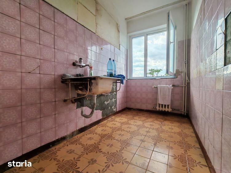 Apartament cu 3 camere în Km 4