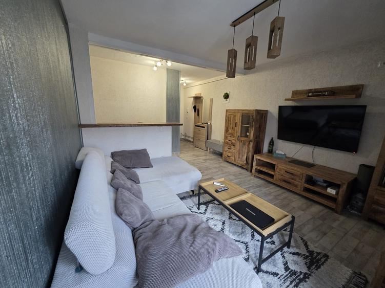 Apartament cu 2 camere decomandat în Ultracentral