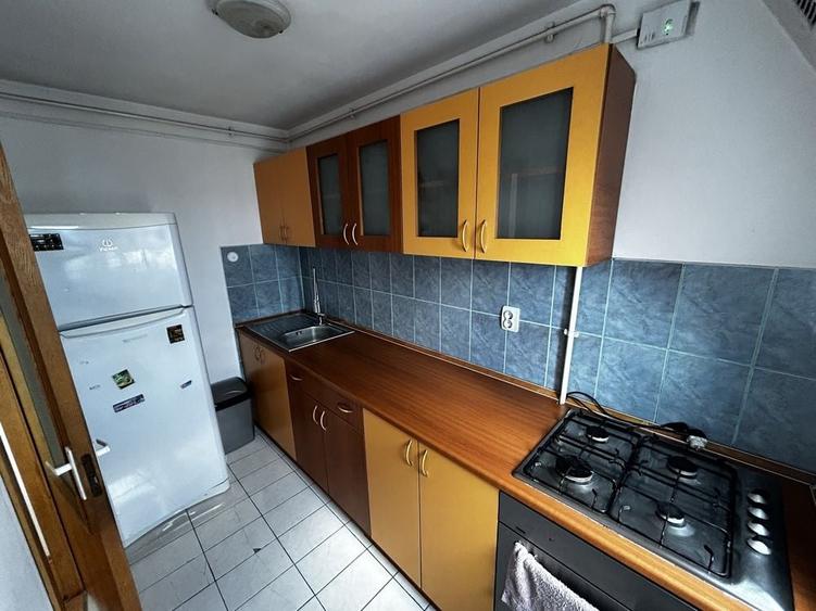 Garsonieră decomandată în Valea Ialomiței