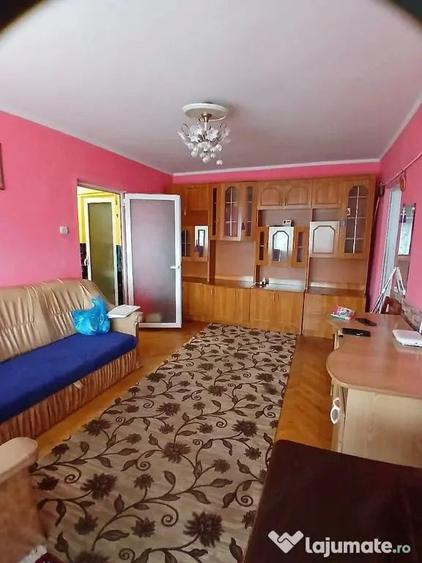 Apartament cu 2 camere semidecomandat în Țiglina 1