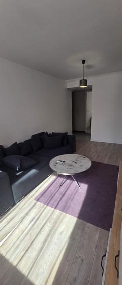 Apartament cu 2 camere semidecomandat, mobilat în Politehnica