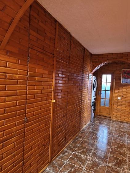 Apartament cu 3 camere decomandat în Astra