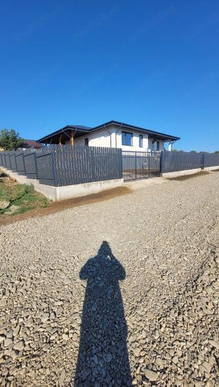 Casă cu 2 camere cu Teren 650 Mp în Chicerea