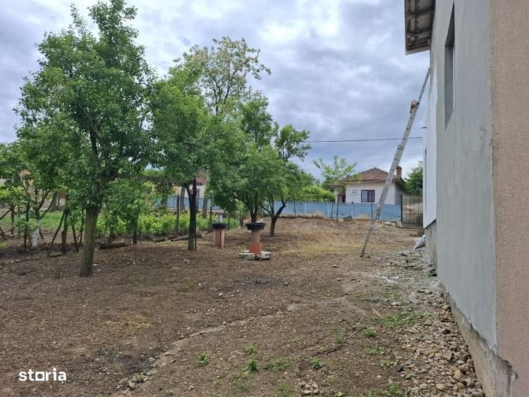 Casă cu 4 camere în Milești