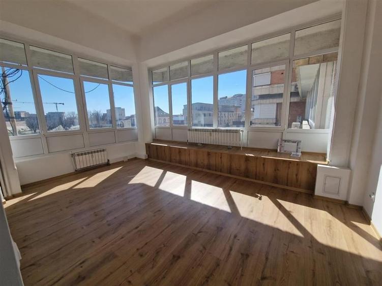 Birou, de 200 mp, în Ultracentral