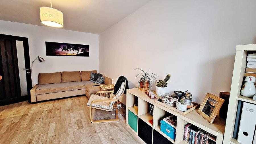 Apartament cu 3 camere decomandat, mobilat în Central