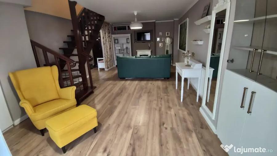 Apartament cu 3 camere decomandat în Ștrand