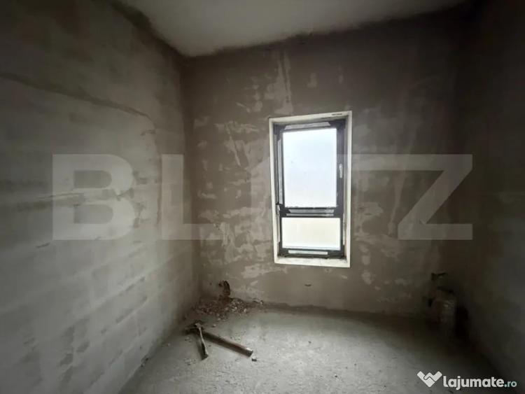 Apartament cu 4 camere decomandat în Central