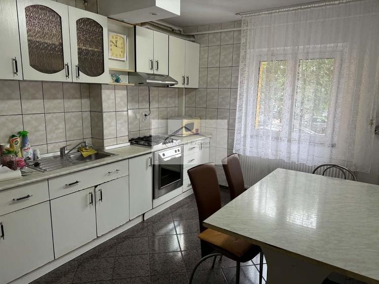 Apartament cu 2 camere decomandat în Zorilor