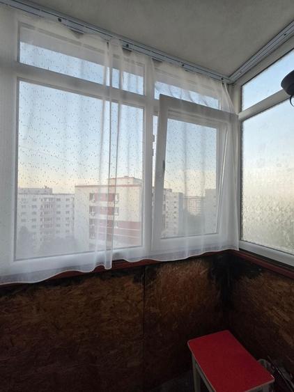 Apartament cu 3 camere decomandat în Titan