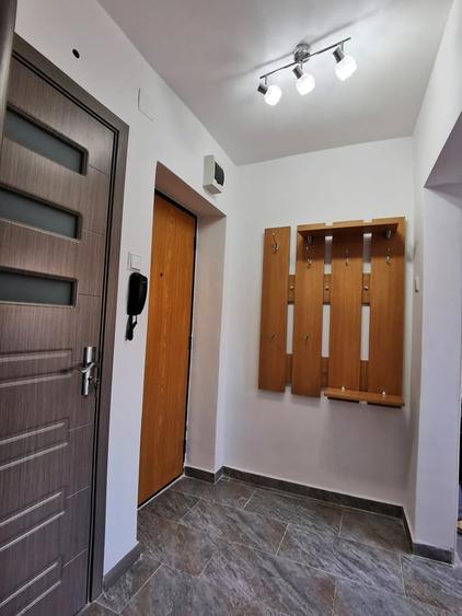 Apartament cu 2 camere semidecomandat, mobilat în Iancului