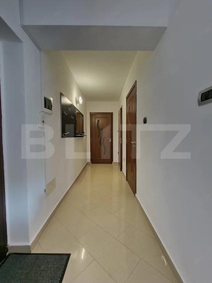 Apartament cu 3 camere semidecomandat în Central