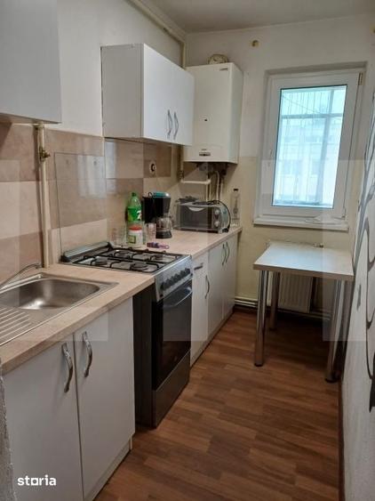 Apartament cu 3 camere semidecomandat în Central