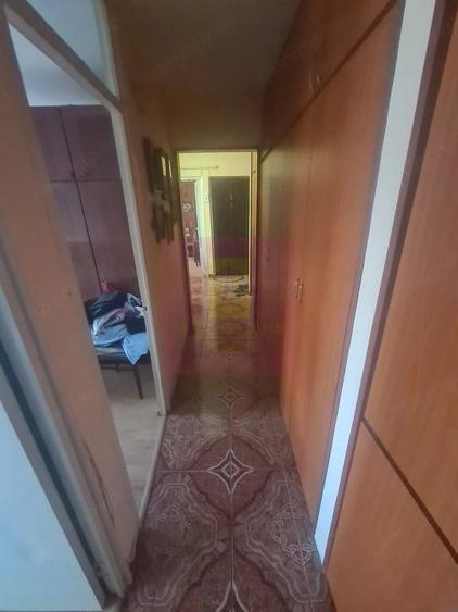 Apartament cu 3 camere decomandat în Câmpina