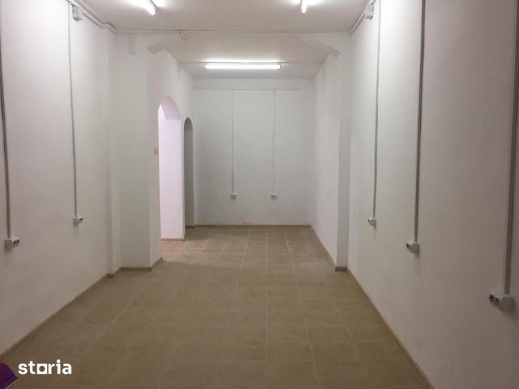Spațiu comercial, de 67 mp, în Central