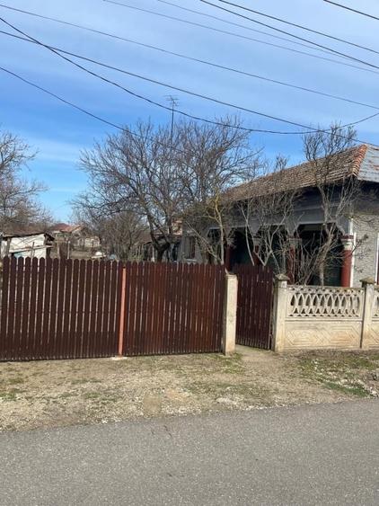 Casă individuală cu 4 camere cu Teren 720 Mp în Smârdioasa