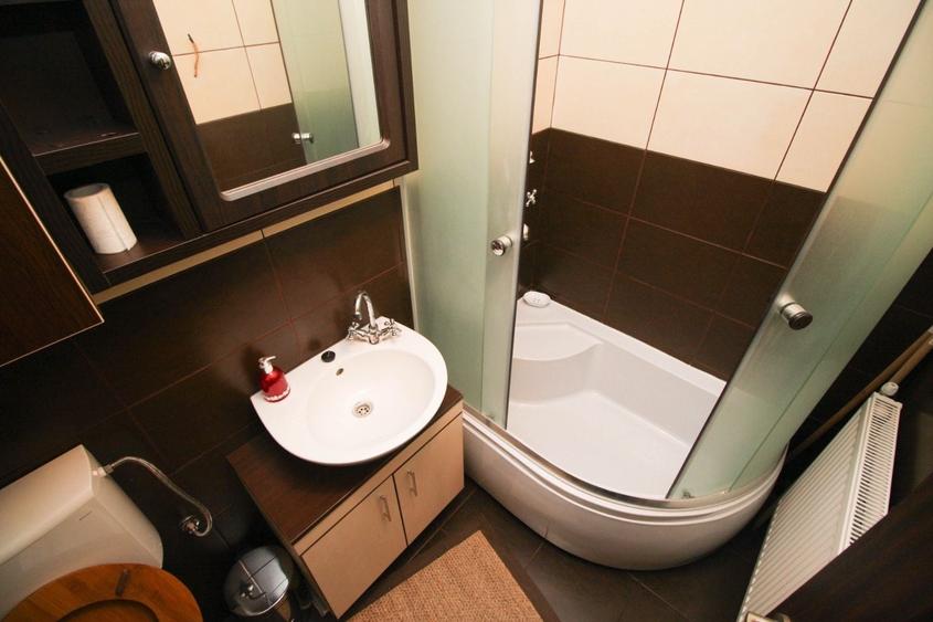 Apartament cu 2 camere decomandat în Ultracentral