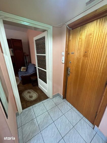 Garsonieră decomandată în Bucureștii Noi