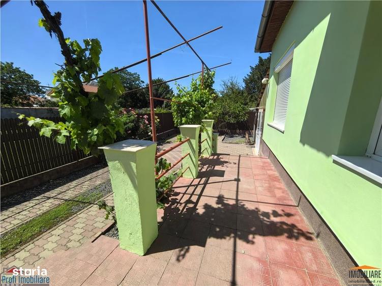 Casă cu 3 camere cu Canalizare în Ultracentral