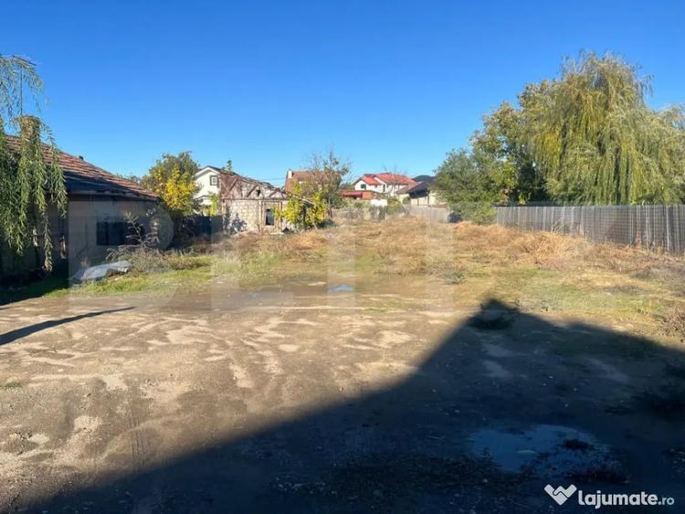 Teren de 786 mp, în Romanești