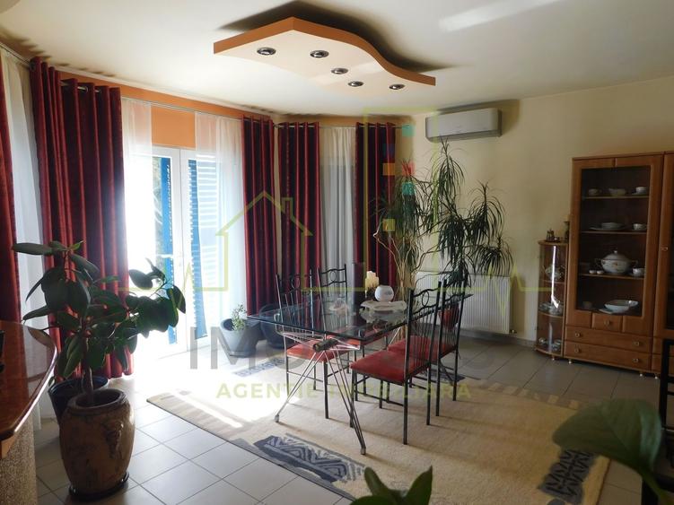 Casă individuală cu 4 camere cu Piscina în Braytim