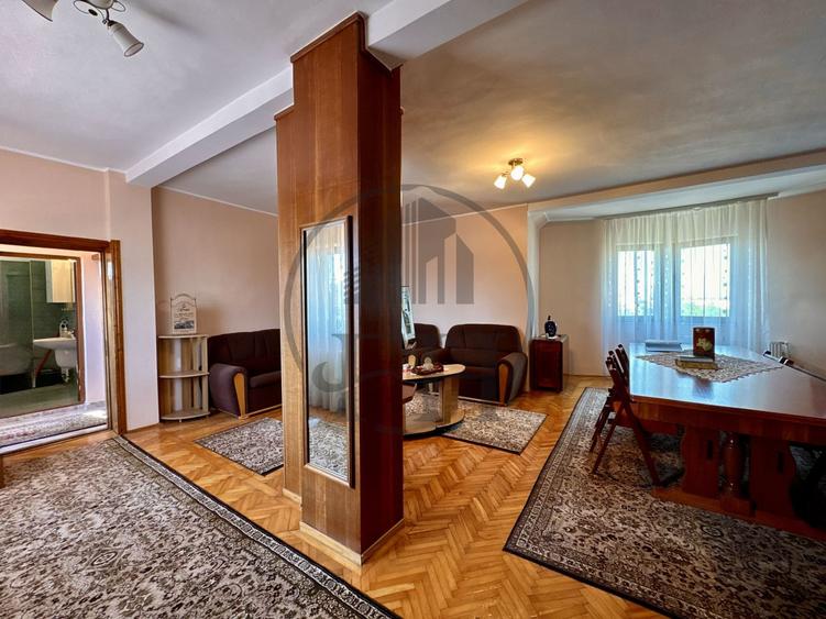 Casă individuală cu 7 camere cu Canalizare în Coiciu