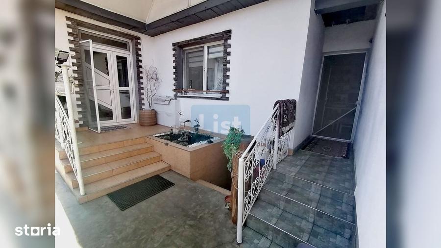 Casă cu Teren 719 Mp în Central