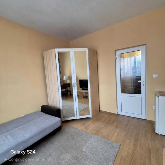Garsonieră decomandată în Central