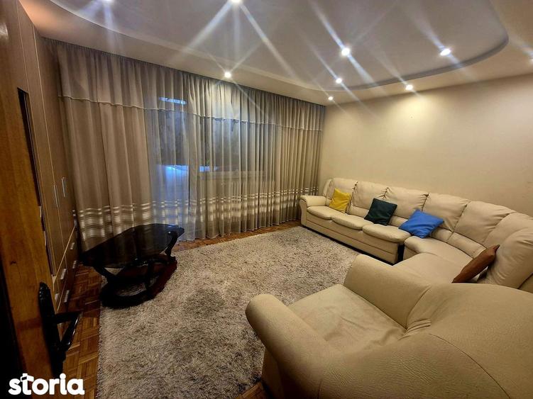 Apartament cu 3 camere decomandat în Central