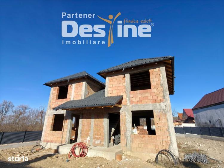 Casă cu 4 camere cu Teren 300 Mp în Bunloc