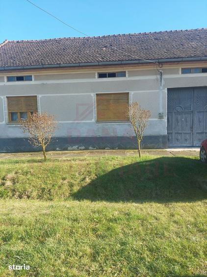 Casă cu 6 camere cu Teren 3340 Mp în Central